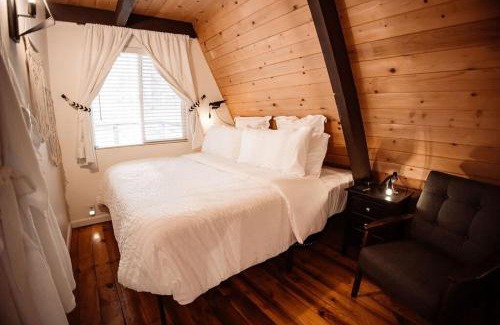 Sierra Cedars Casa | Modern Black A-frame Overlooking A Meadow W Ac!