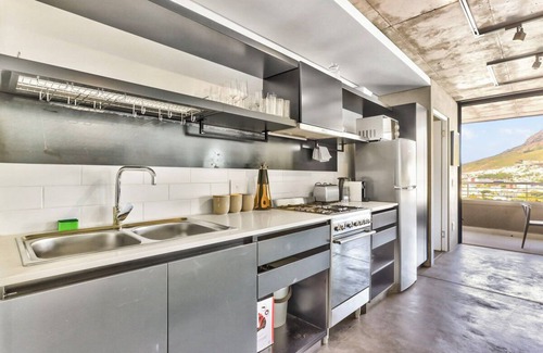 Schotsche Kloof Apartamento | Modern Bo-Kaap Retreat with Mountain Views & Pool