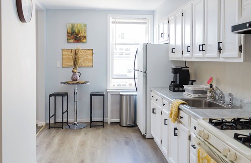 Southeast Yonkers Apartamento | Modern Bohemian 3-Bedroom Apartment in Prime Mount Vernon Location