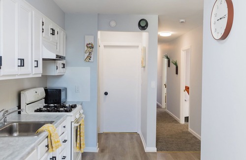 Southeast Yonkers Apartamento | Modern Bohemian 3-Bedroom Apartment in Prime Mount Vernon Location