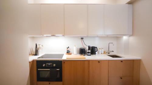 Kallio Apartamento | Modern Boho Charm in Kallio, Walk to City Center