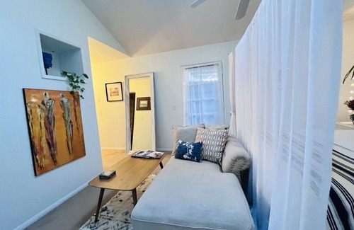 Goleta Apartamento | Modern BOHO Chic Getaway in the Goodland!! 2.6 miles to UCSB 10mins to downtown