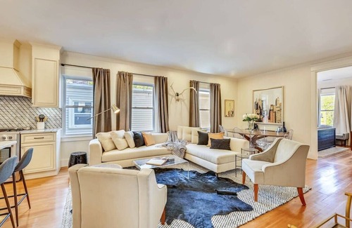 Forest Hills - Woodbourne Condominio | Modern Boston Condo | near T