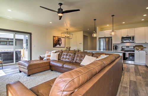 Four Corners Casa | Modern Bozeman Family Townhome w/ Hot Tub!