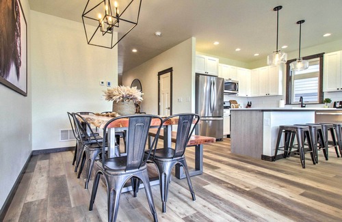 Four Corners Casa | Modern Bozeman Family Townhome w/ Hot Tub!