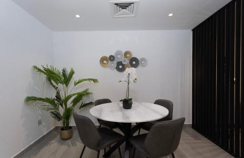 The Greens Apartamento | Modern Brand New 1BR Holiday Homes at Greens