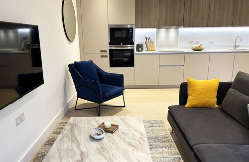 Brondesbury Park Apartamento | Modern bright 1 bedroom apartment with balcony, courtyard, gym & 24-hr concierge