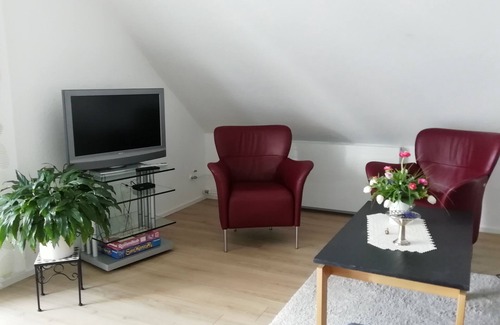 Mengershausen Apartamento | Modern, bright vacation apartment with garden view