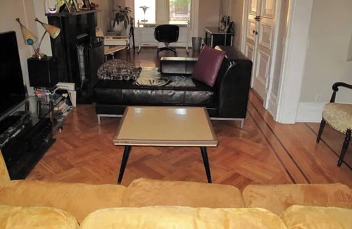Bedford-Stuyvesant Casa | Modern Brownstone, Steps to Subway