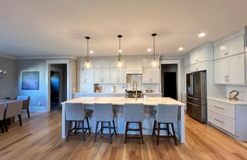 Greensboro Casa | Modern Bungalow 3 beds 3 baths