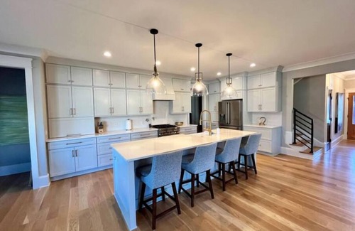 Greensboro Casa | Modern Bungalow 3 beds 3 baths