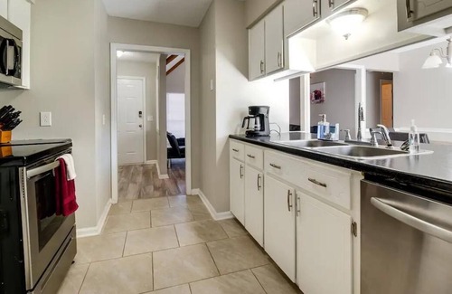 Hinesville Casa | Modern Bungalow near Ft. Stewart