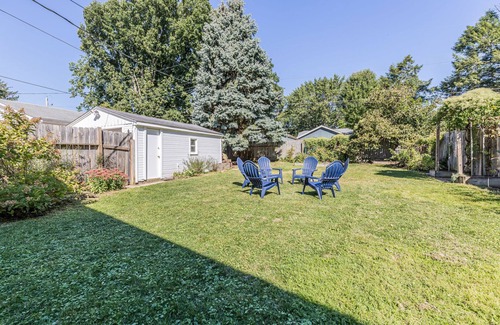 Champaign Casa | Modern Bungalow: spacious 3BR home near downtown Champaign & campus