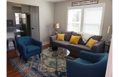 Hendersonville Casa | Modern Bungalow less than a mile from downtown Hendersonville
