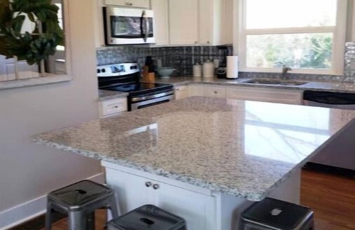 Hendersonville Casa | Modern Bungalow less than a mile from downtown Hendersonville