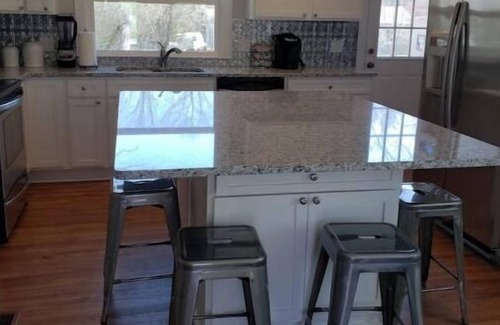 Hendersonville Casa | Modern Bungalow less than a mile from downtown Hendersonville