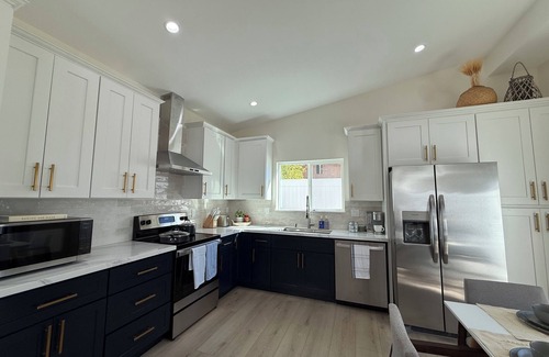 Mission Hills Casa | Modern Butterfly Roof 3 Bedroom 2 Bathroom - Huge Master - Pet Welcome!