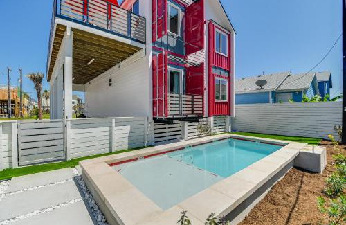 Shibui Sands Casa | Modern by the Sea Red ES1518