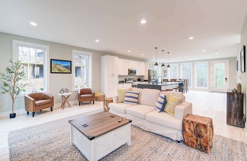 Basye Cabina | Modern Cabin 1 min to Bryce | Fire Pit |KING Bed