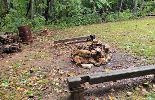 Nancy Casa | Modern Cabin on wooded 20 acres with scenic view in Nancy, KY