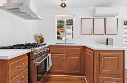 Dunsmuir Cabina | Modern Cabin (Rosewood)