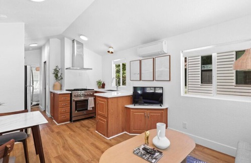 Dunsmuir Cabina | Modern Cabin (Rosewood)