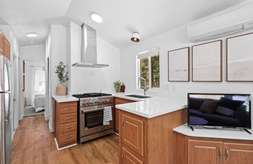 Dunsmuir Cabina | Modern Cabin (Rosewood)