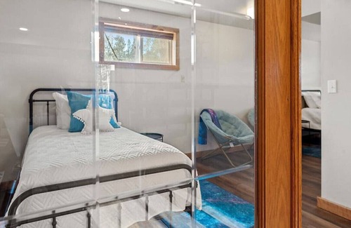 Custer Cabina | ★Modern Cabin★Spire-Views★BHBungalows-Main Lodge★
