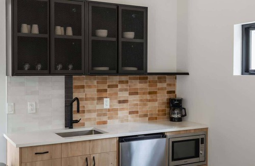 Grant Cabina | Modern Cabin Stay, Hike, Bike Base, GuanellaPass