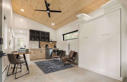 Grant Cabina | Modern Cabin Studio, Peaceful Nature Retreat