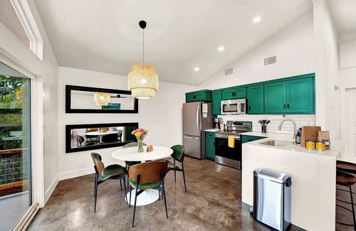 Wimberley Casa | Modern Cabin Trio