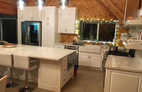 Wrightwood Casa | Modern Cabin w/ Pool Table