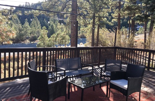 Wrightwood Casa | Modern Cabin w/ Pool Table