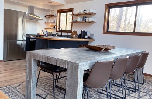 Basye Cabina | Modern Cabin w/Sauna and Game Room