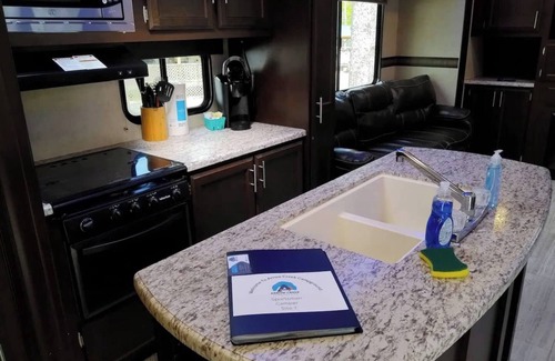Gatlinburg - Pigeon Forge Casa | Modern Camper in the Smokies