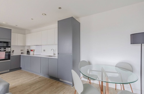 Stratford Apartamento | Modern Canal-Side 1BD Flat, Heart of Hackney