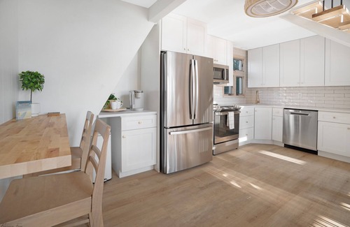 Villas Casa | Modern Cape May Area Waterfront Luxury Home with Beach Access