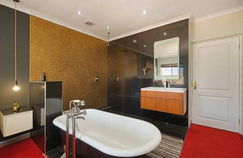 Lagoon Beach Apartamento | Modern Cape Town Beach Apartment