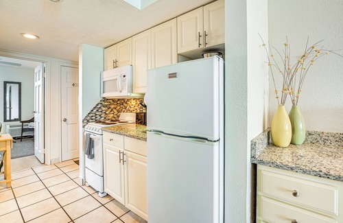 Myrtle Beach Condominio | Modern Caravelle Resort Condo: Near Golf Courses!