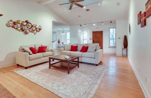 Northeast Carrollton Casa | Modern Carrollton Home - Private Pool & Grill