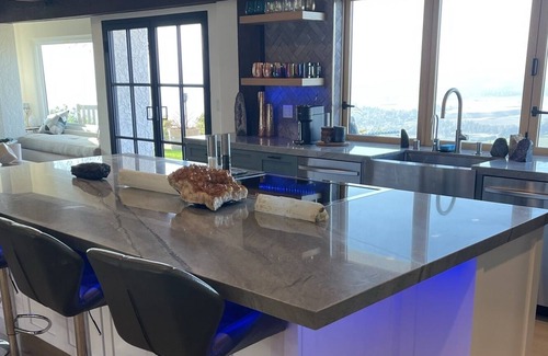 Camarillo Casa | MODERN CASTLE ABOVE THE CLOUDS