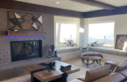 Camarillo Casa | MODERN CASTLE ABOVE THE CLOUDS