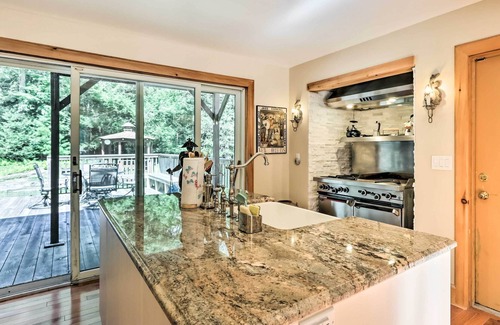 Mountain Dale Cabina | Modern Catskills Escape on 25 Acres w/ Deck!