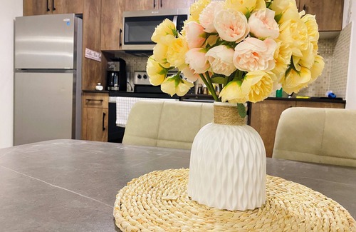 Jasper Place Casa | *Modern*Central Location*Cozy Guest Suite*Sleep 4