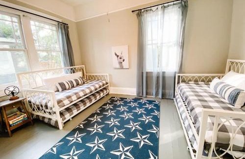 Hannon Park Casa | Modern & Centrally Located Stay at Calypso Dreams