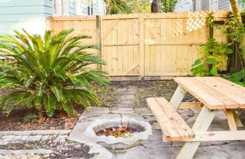 Hannon Park Casa | Modern & Centrally Located Stay at Calypso Dreams
