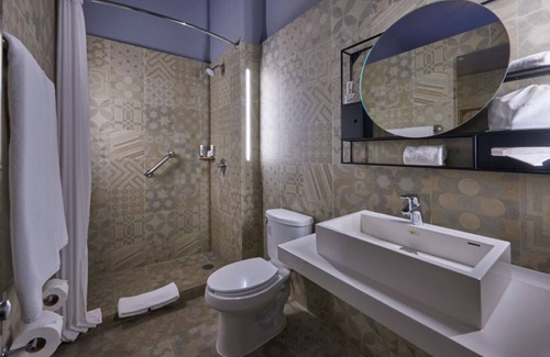 Historic Center Hotel | Modern Centro Suite – Walk to Zócalo, Museums, Great Food & Historic Sights!