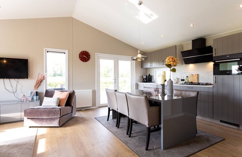 Lageweg Chalet De Esquí | Modern chalet with dishwasher