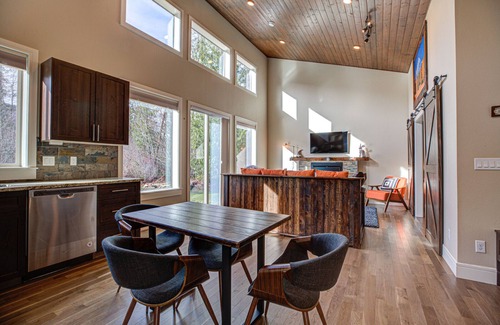 Brightwood Cabina | Chalet dúplex moderno - 1