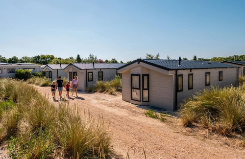 Municipality of Hellevoetsluis Chalet De Esquí | Chalet moderno con terraza cerca de Rockanje